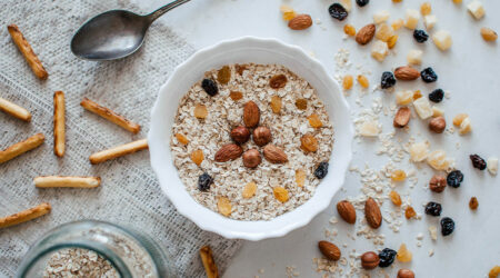 7 snack ideas for lowering cholesterol levels