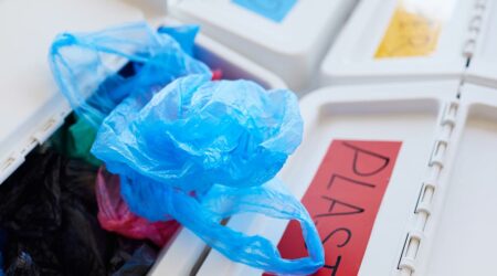 Top 9 alternative uses for trash bags