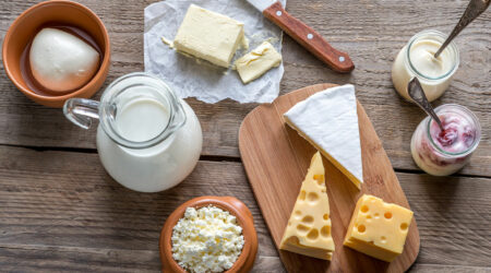 Foods and Beverages to Avoid Before Flying